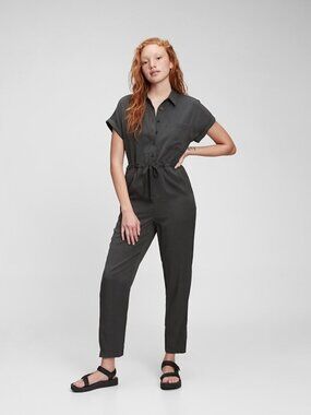 GAP Women's Short-Sleeve Utility Jumpsuit in Charcoal Gray Size 6